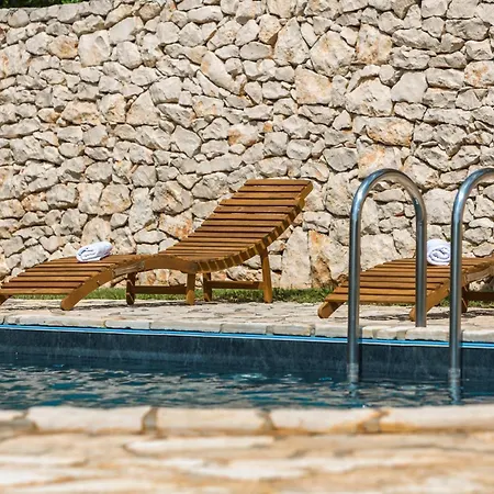 In With Outdoor Swimming Pool Labin (Istria)
